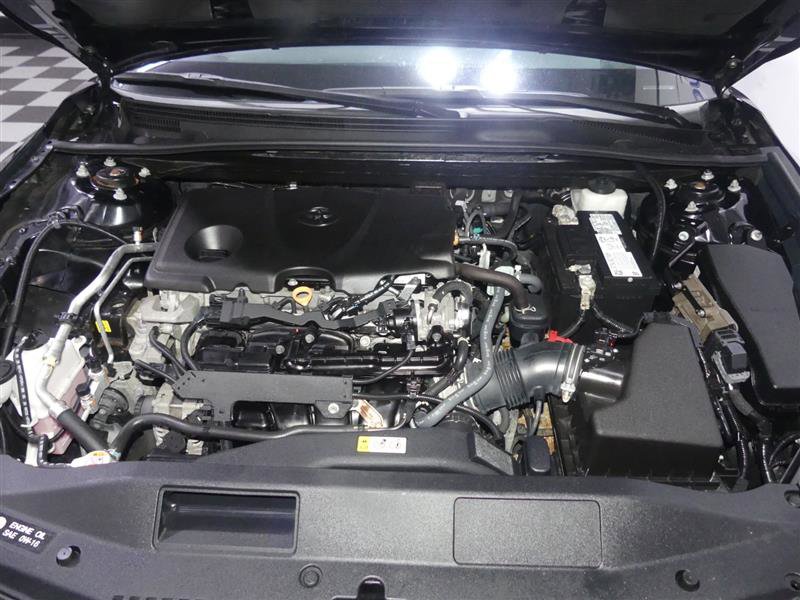 Used 2021 Toyota Camry SE w/ Cold Weather Package image 12