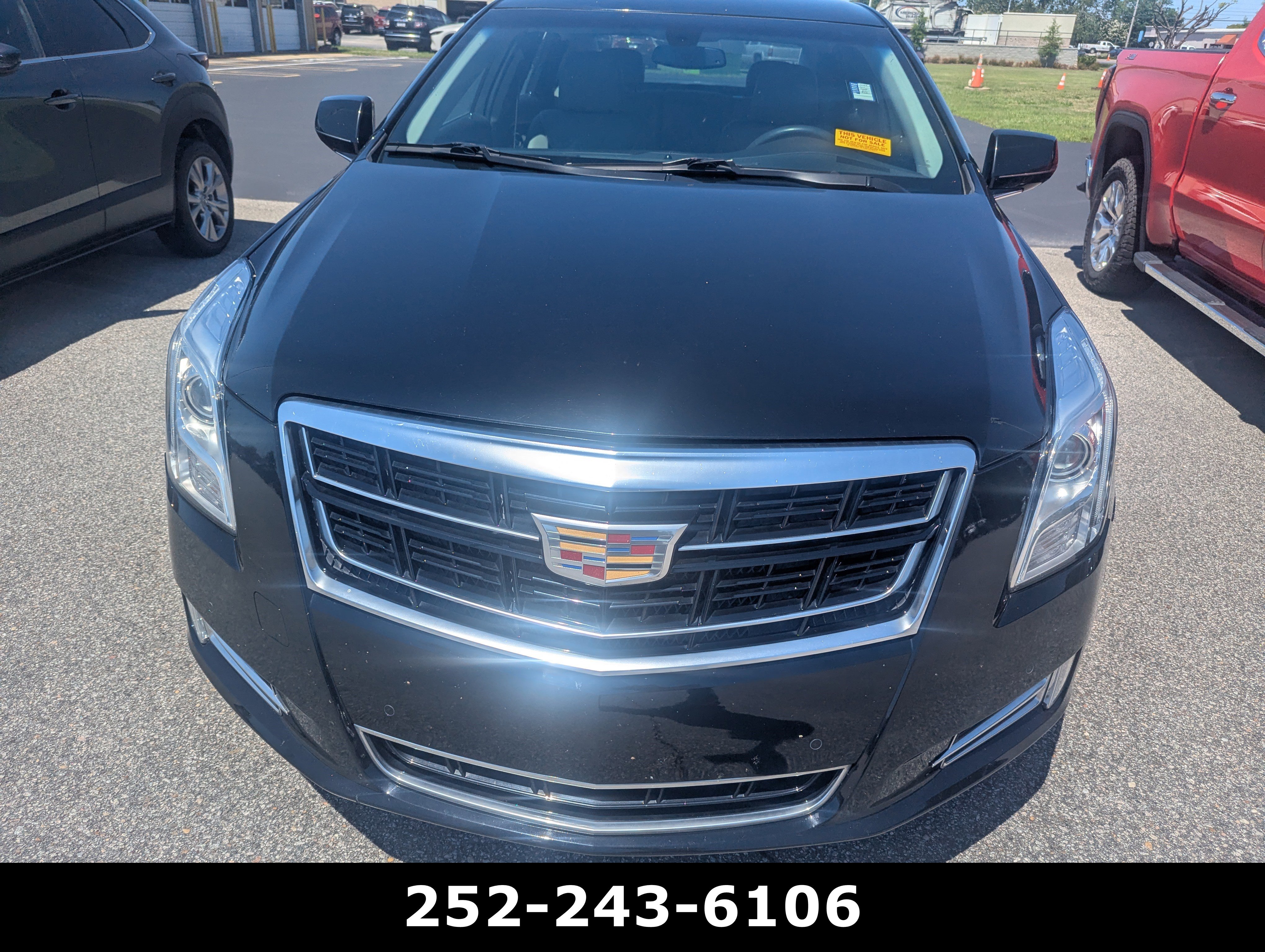 Used 2017 Cadillac XTS Luxury FWD image 2