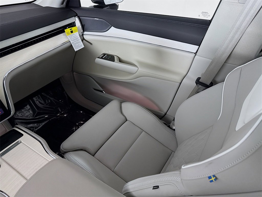 New 2025 Volvo EX90 Plus image 23