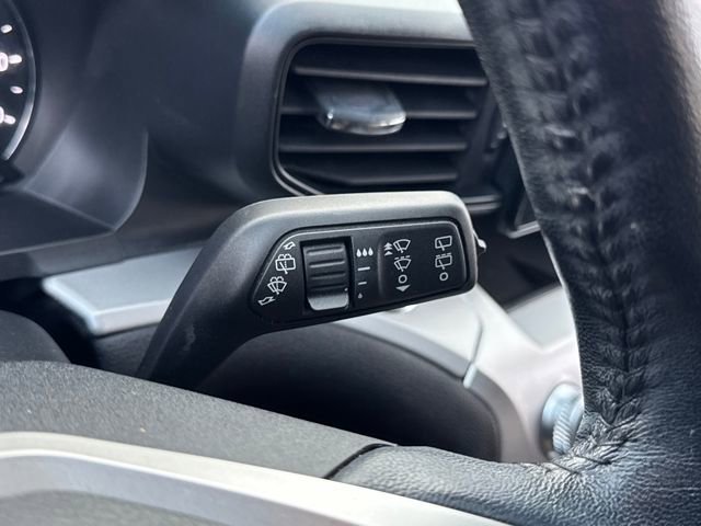 Used 2022 Ford Explorer XLT image 19