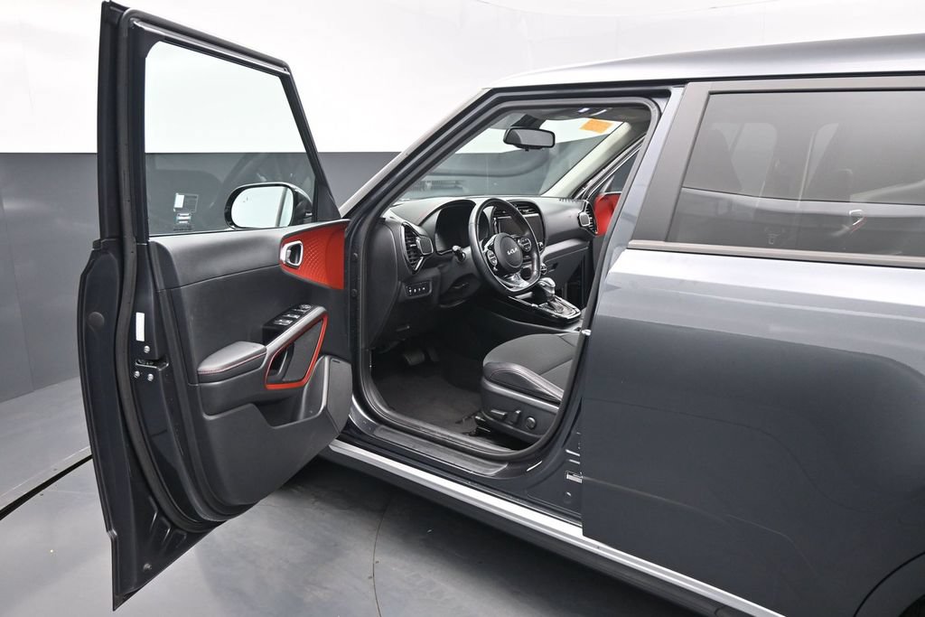 Used 2023 Kia Soul GT-Line w/ GT-Line Technology Package FWD image 8