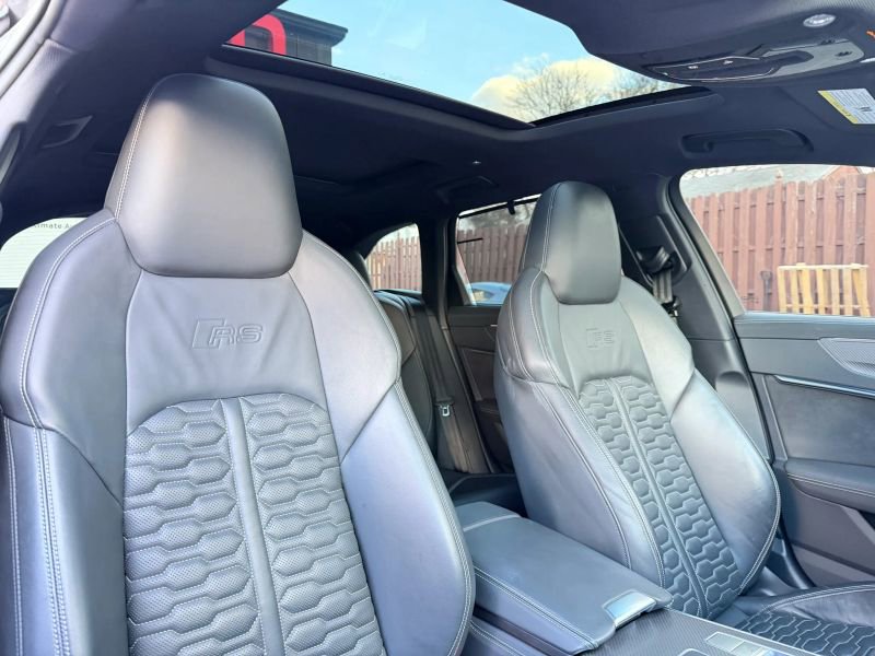 Used 2021 Audi RS 6 Avant Wagon 4D w/ Black Optic Package image 32