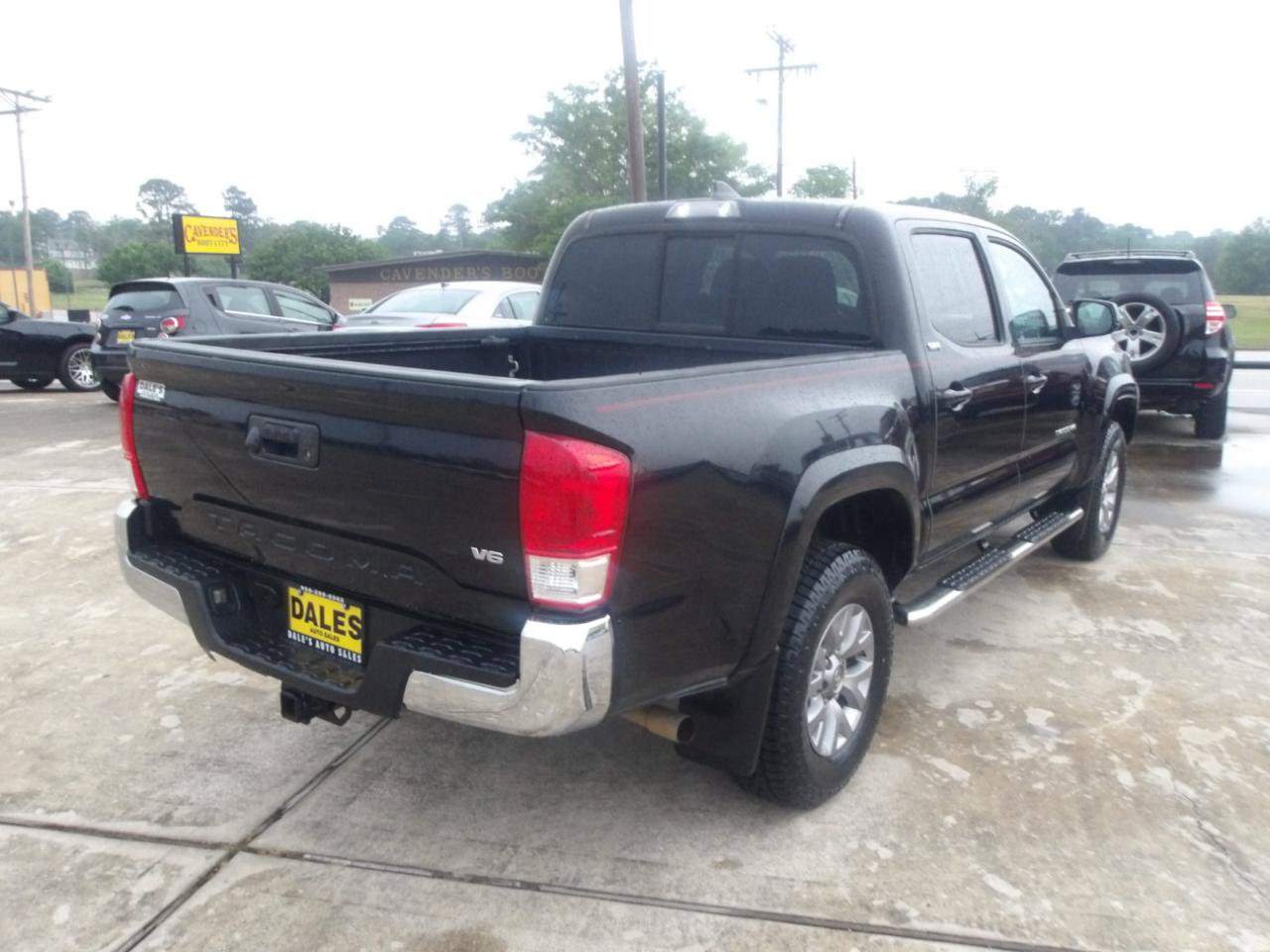 Used 2017 Toyota Tacoma SR5 w/ Tow Package RWD image 11