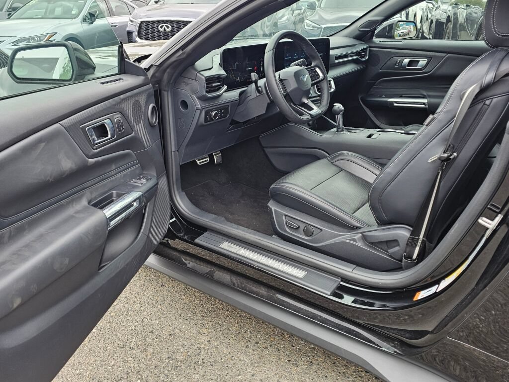 Used 2025 Ford Mustang GT Premium RWD image 15