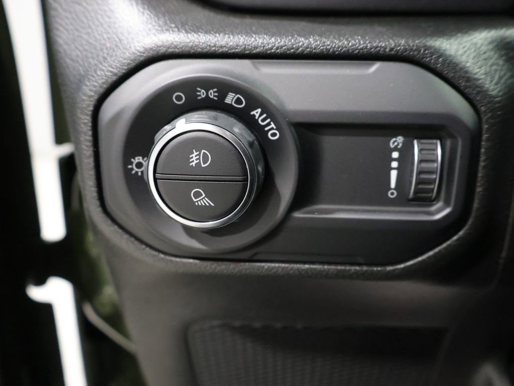 Used 2023 Jeep Gladiator Mojave w/ Cold Weather Group AWD/4WD image 32