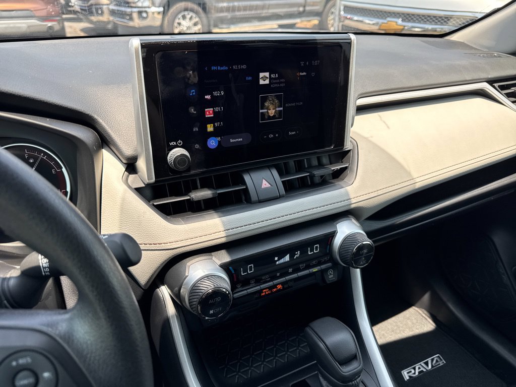 Used 2024 Toyota RAV4 XLE FWD image 12