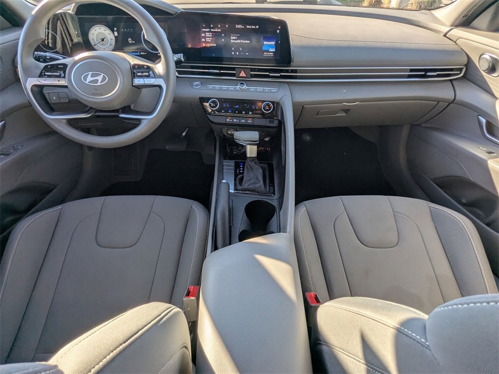 Used 2024 Hyundai Elantra SEL image 17
