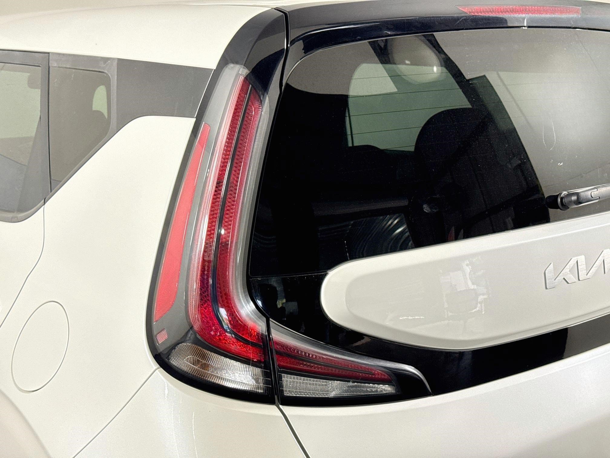 Used 2023 Kia Soul LX w/ LX Technology Package FWD image 35