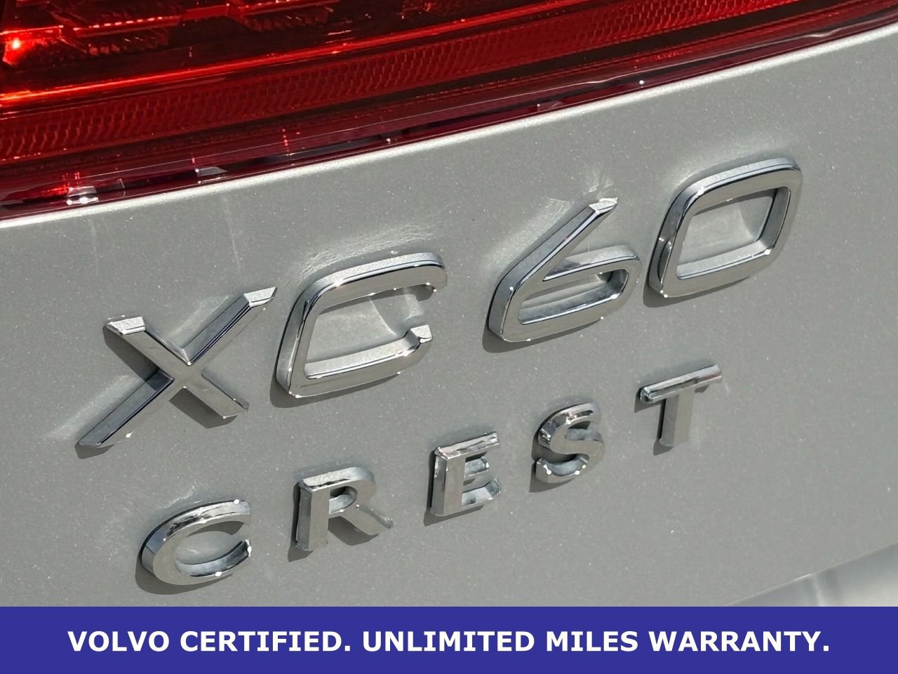 Certified 2023 Volvo XC60 B5 Ultimate w/ Climate Package image 10