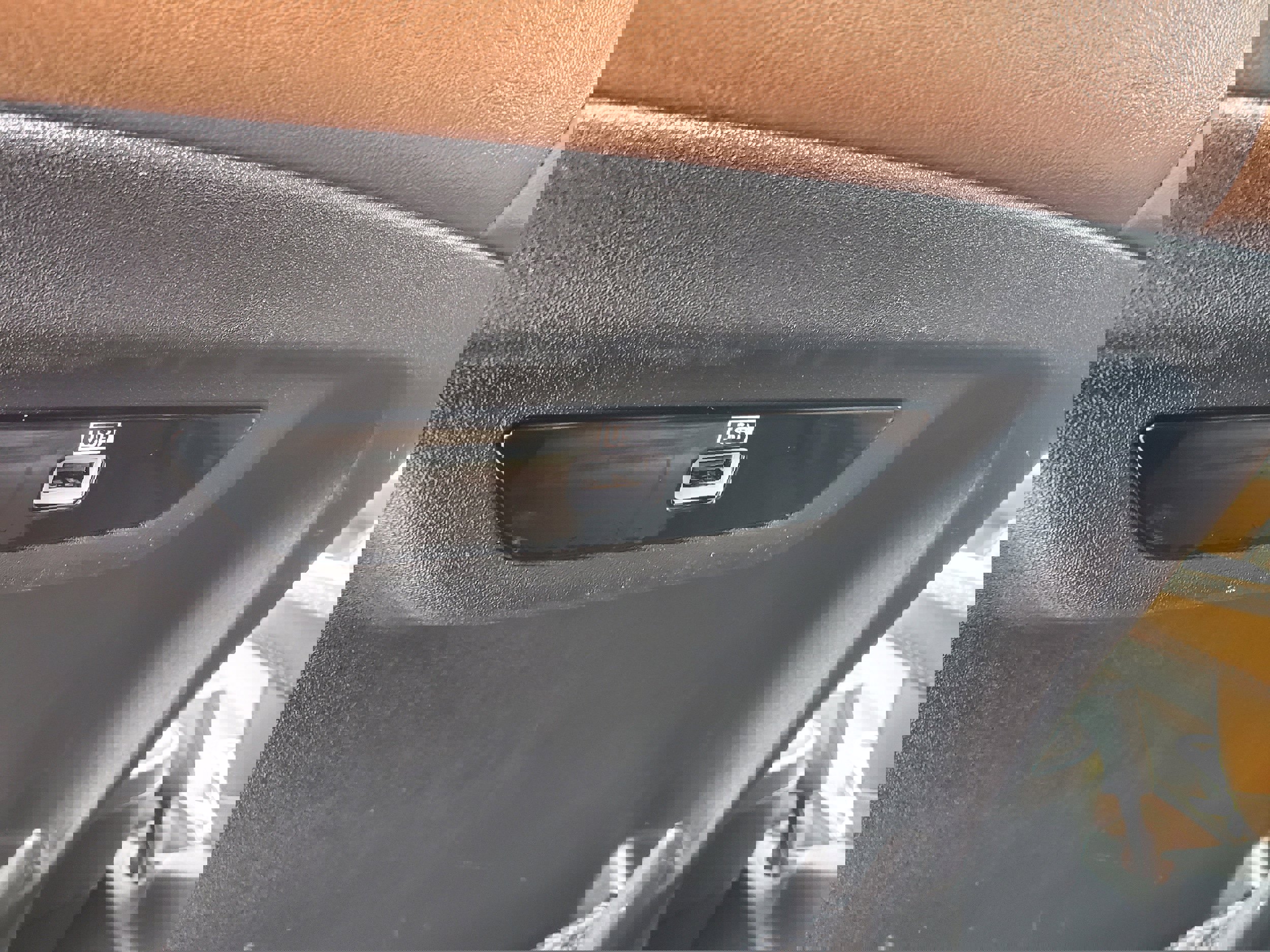 Used 2019 Chrysler Pacifica Limited w/ Tire & Wheel Group image 30