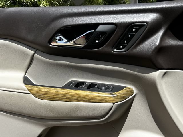 Used 2018 GMC Acadia Denali w/ Technology Package FWD image 26