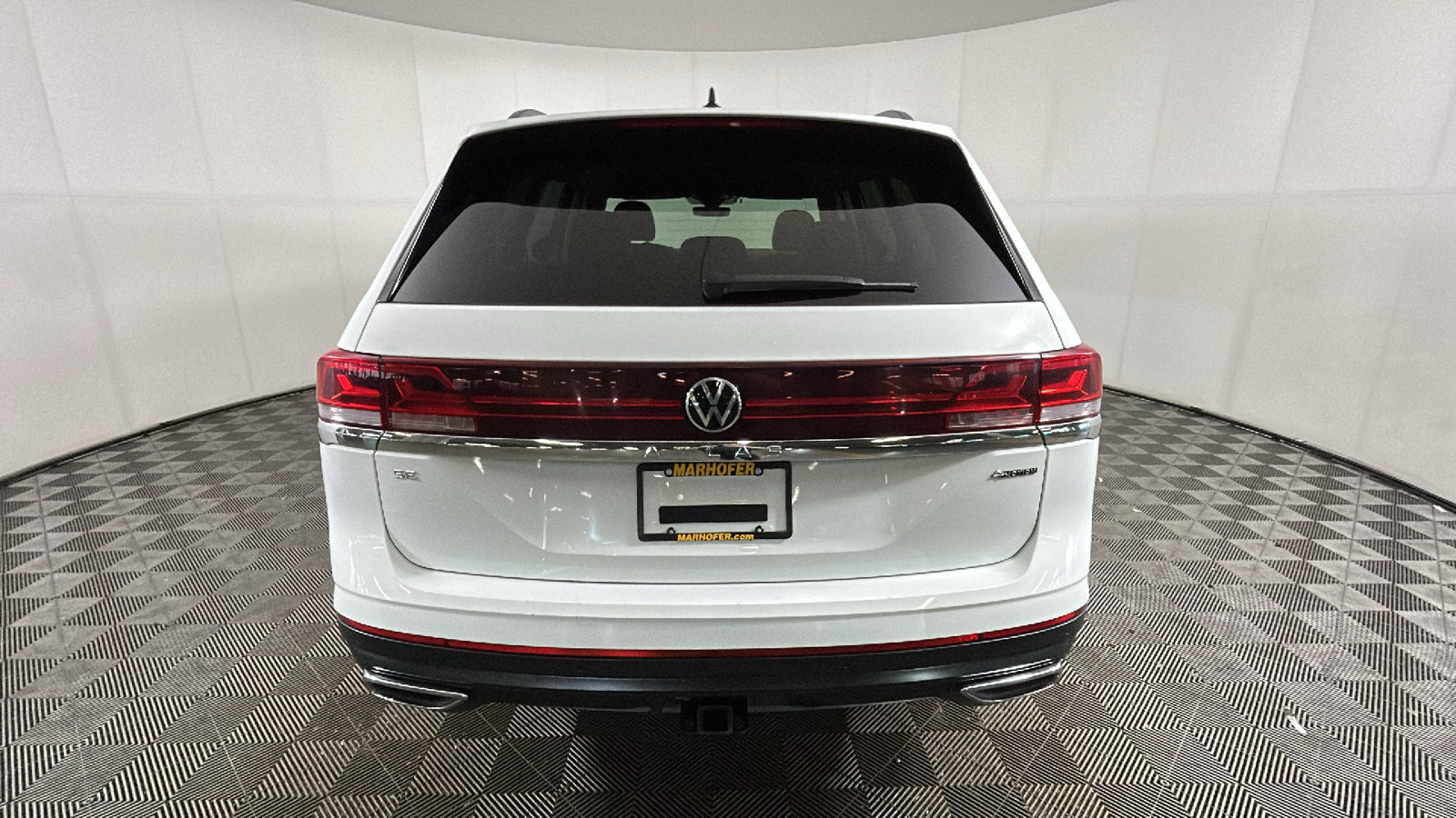 Used 2025 Volkswagen Atlas SE AWD/4WD image 3