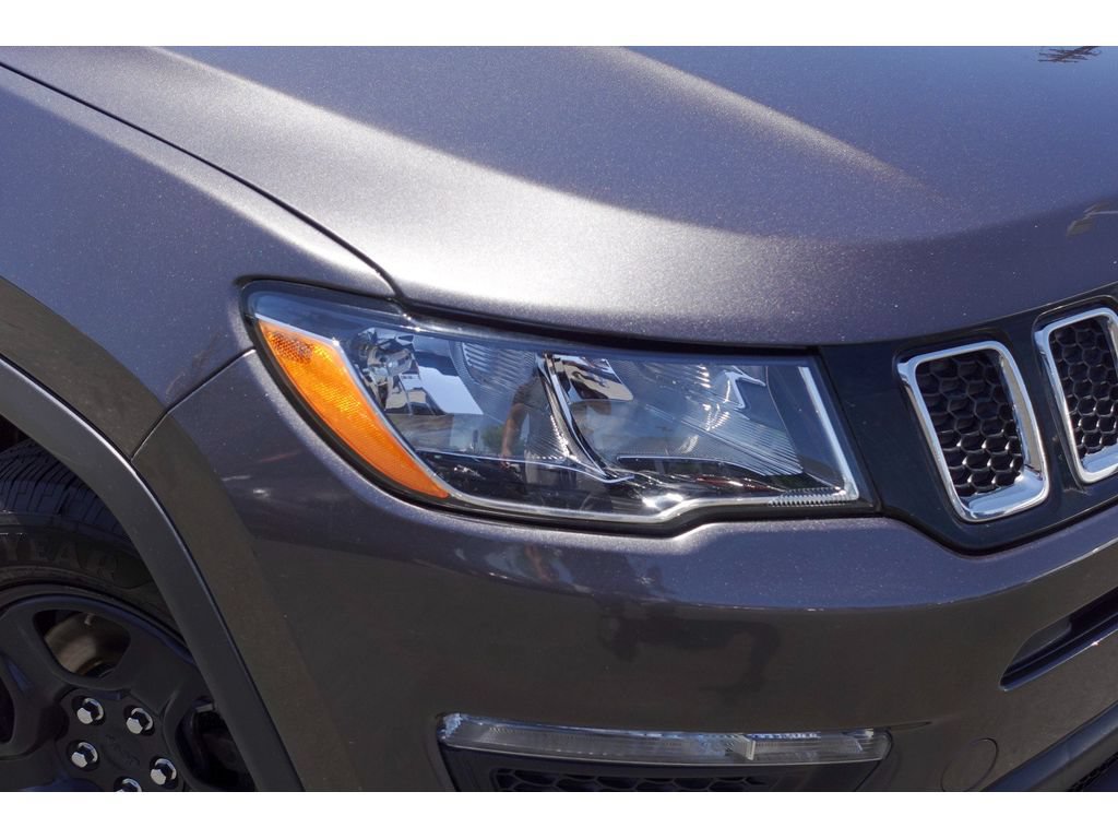 Used 2019 Jeep Compass Sport FWD image 2