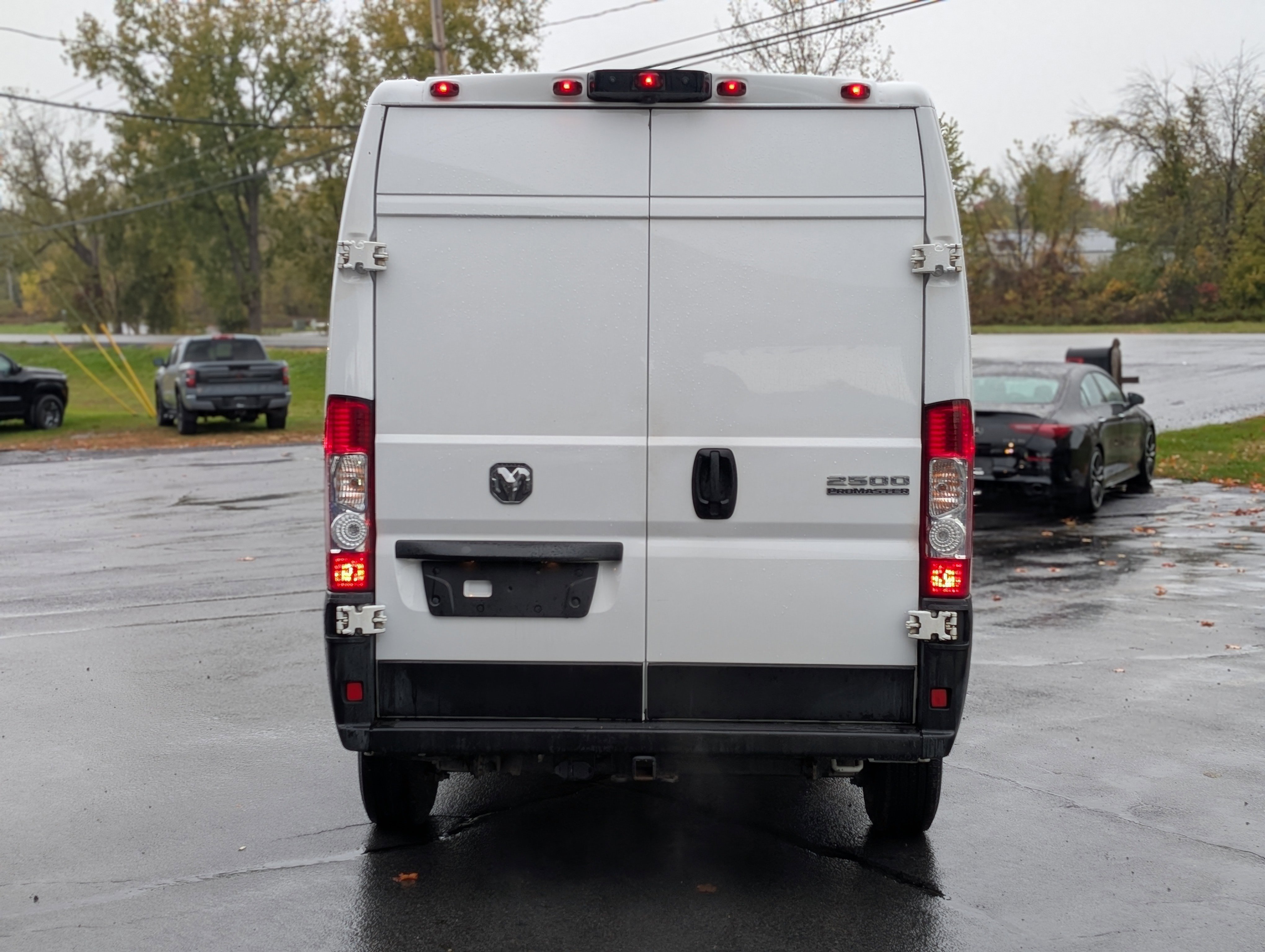 Used 2023 RAM ProMaster 2500 w/ Premium Appearance Group image 9