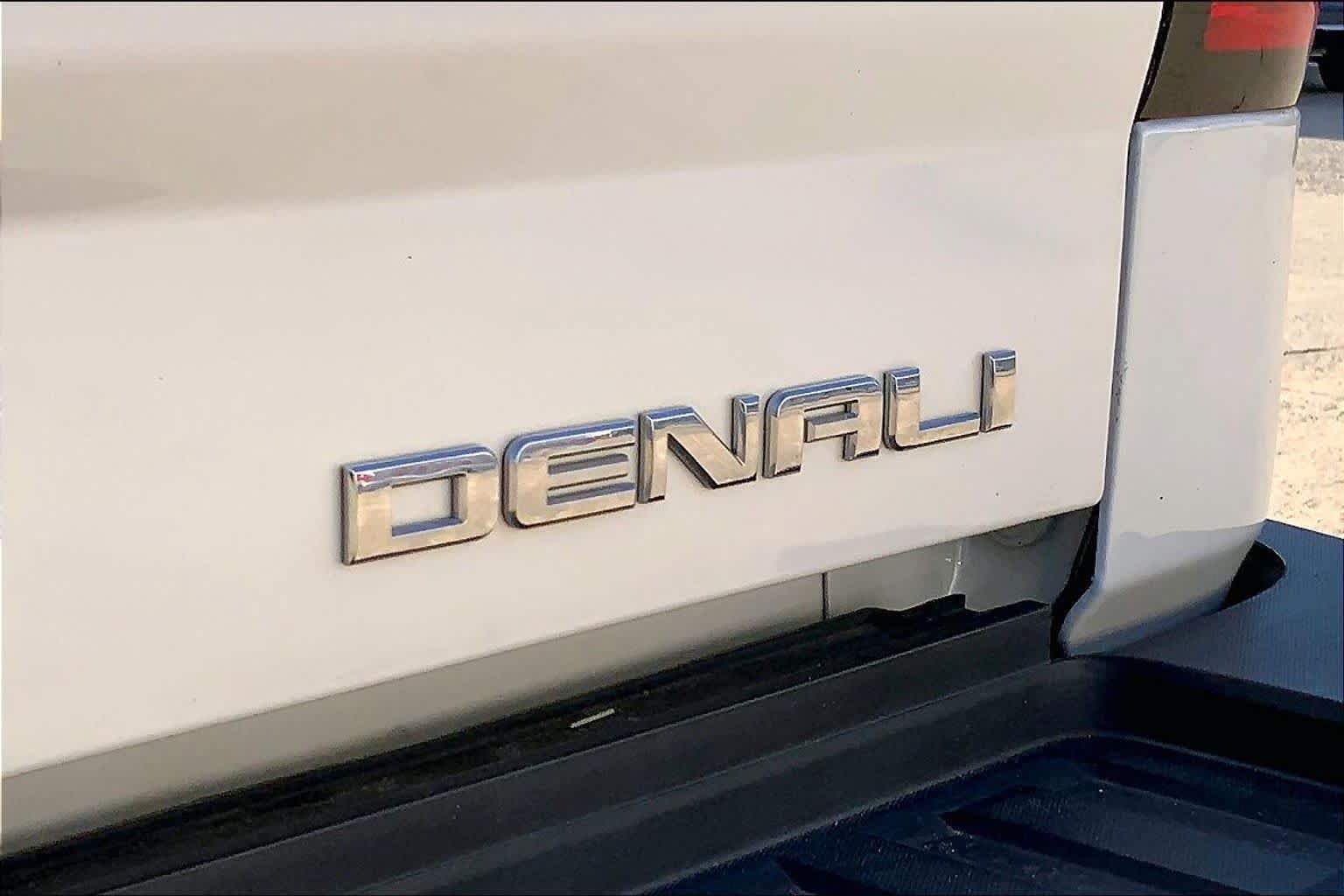 Used 2018 GMC Sierra 3500 Denali w/ Duramax Plus Package AWD/4WD image 10