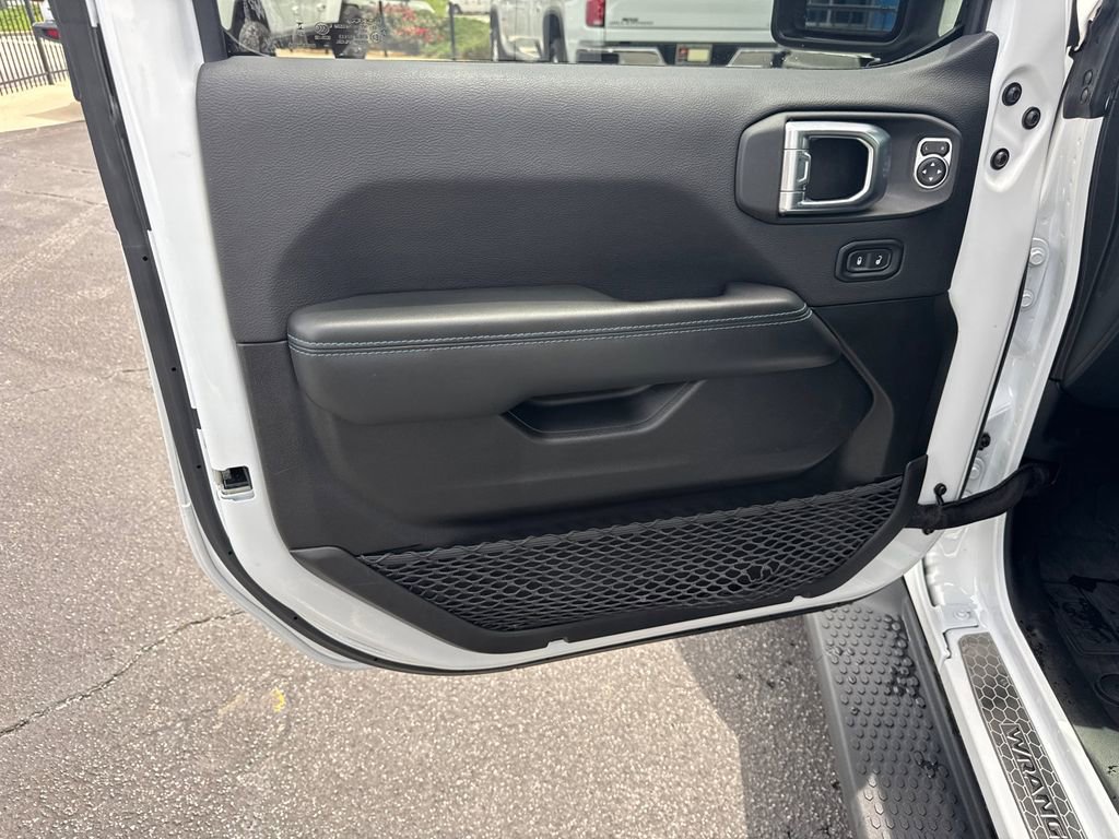 Used 2024 Jeep Wrangler High Altitude AWD/4WD image 11