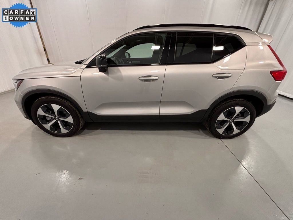 Certified 2025 Volvo XC40 B5 Plus image 8