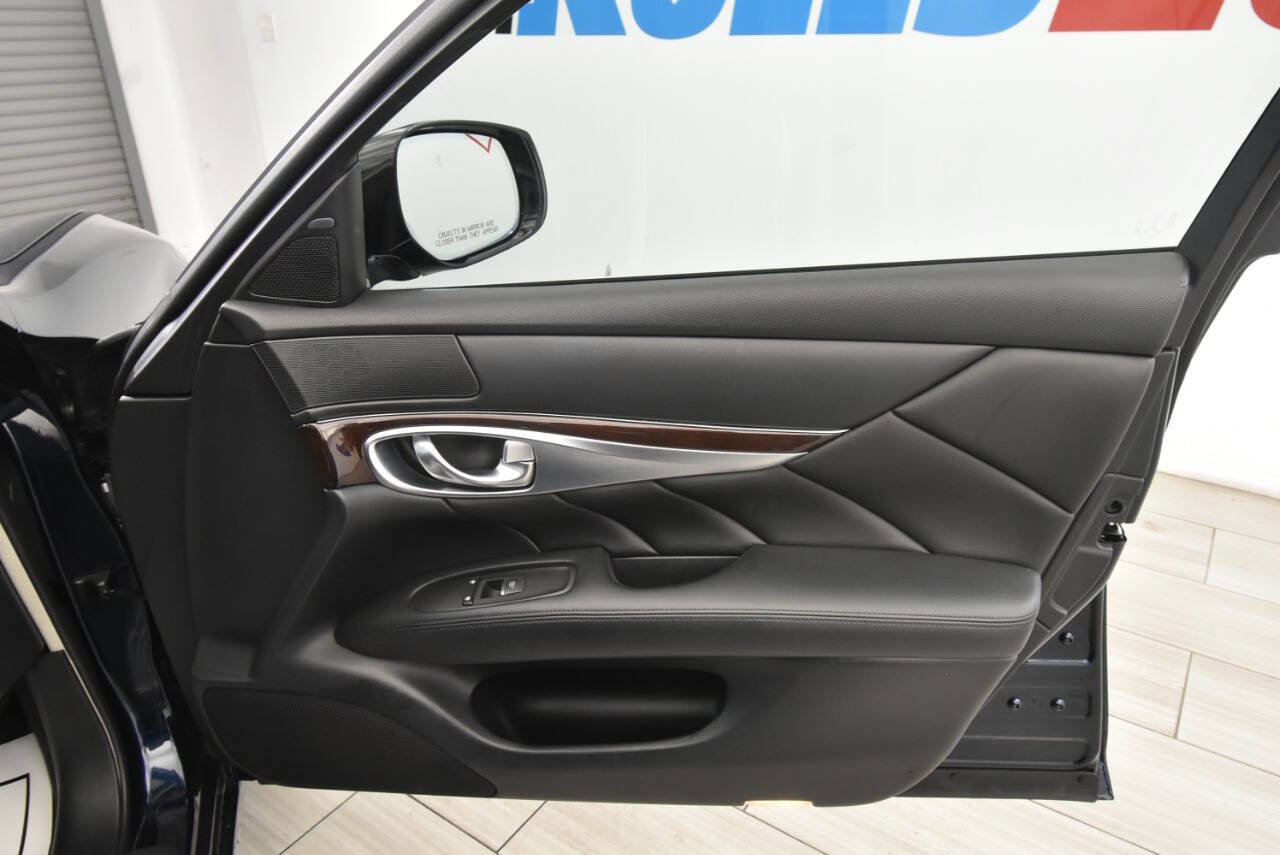 Used 2016 INFINITI Q70 L 3.7 w/ Technology Package image 20