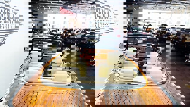 Used 2011 Rolls-Royce Phantom Drophead Coupe image 30