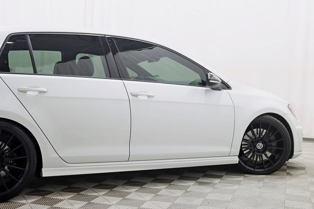 Used 2017 Volkswagen Golf R 4-Door AWD/4WD image 11