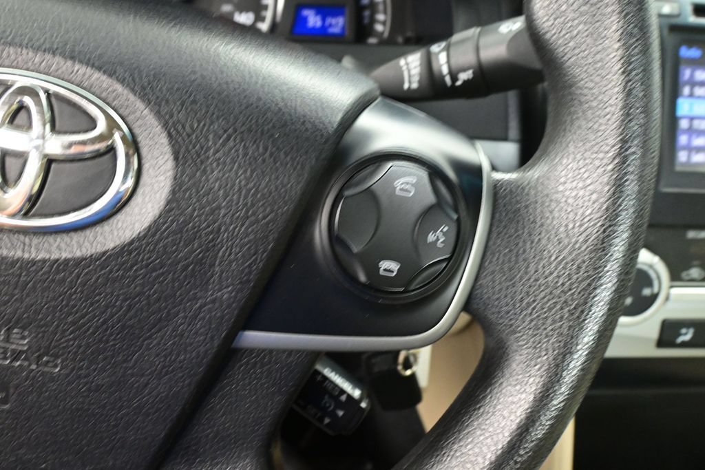 Used 2014 Toyota Camry LE FWD image 32