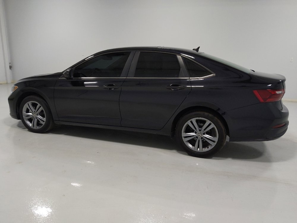 Used 2024 Volkswagen Jetta SE image 3