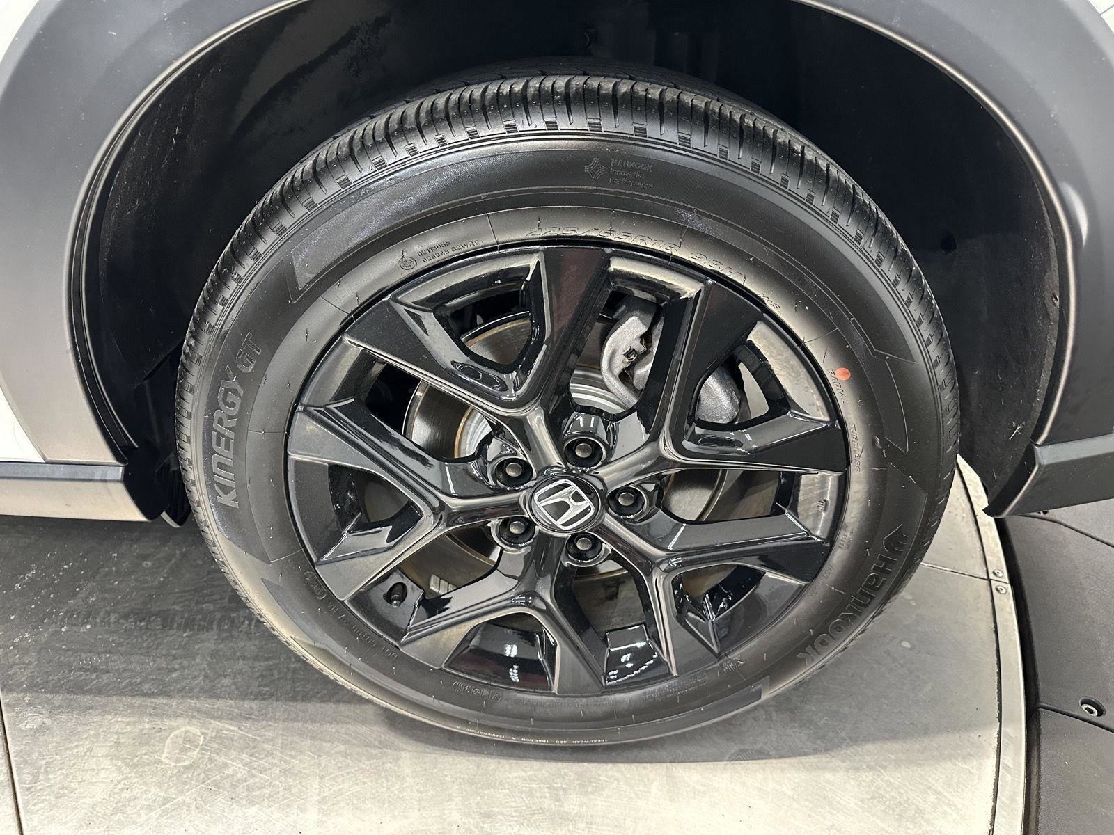 Certified 2025 Honda HR-V Sport image 10