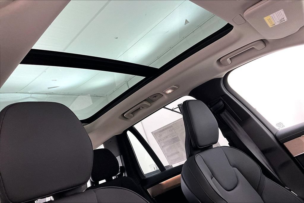 New 2026 Volvo XC90 B5 Plus AWD/4WD image 26