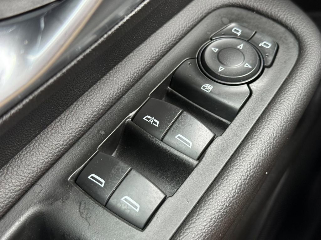 Used 2022 GMC Terrain SLE w/ Driver Convenience Package image 21