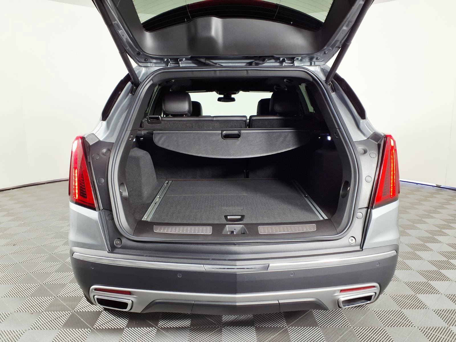 Certified 2023 Cadillac XT5 Premium Luxury AWD/4WD image 8