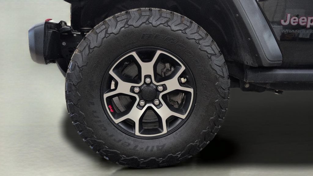 Used 2023 Jeep Wrangler Unlimited Rubicon w/ Dual Top Group AWD/4WD image 28
