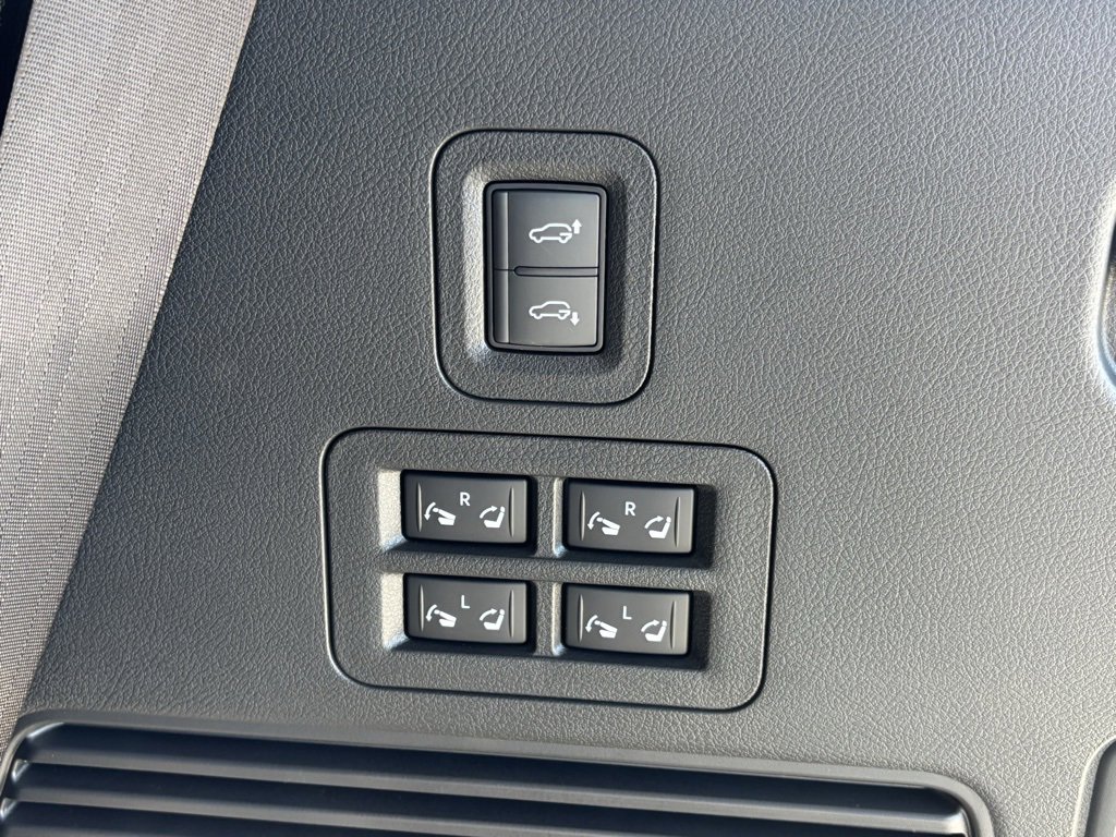 New 2026 INFINITI QX80 Luxe image 12