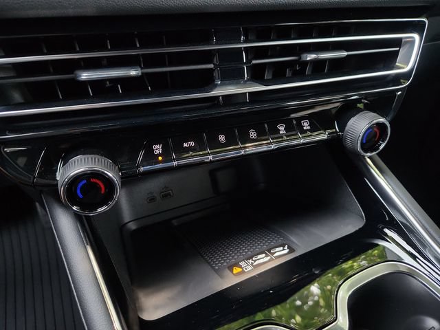 New 2027 Chevrolet Traverse LT w/ Sun and Wheel Package FWD image 29