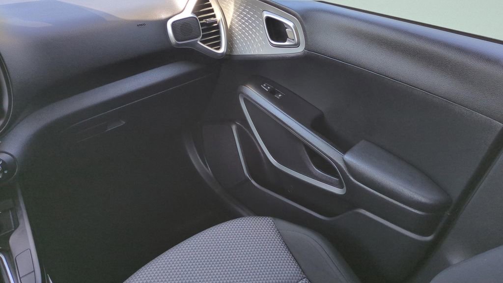 Used 2024 Kia Soul LX w/ Option Group 015 image 13