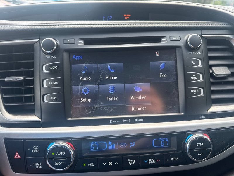 Used 2016 Toyota Highlander Plus AWD/4WD image 27
