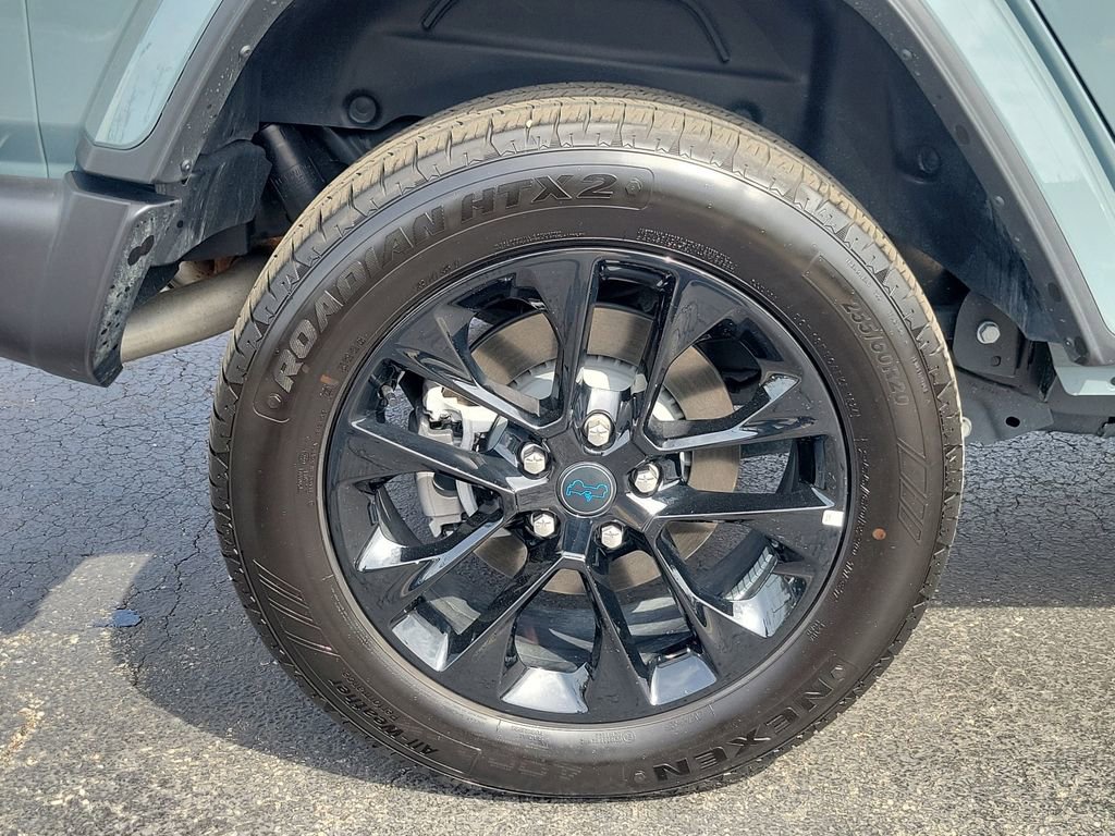 Certified 2025 Jeep Wrangler Unlimited Sahara w/ Safety Group AWD/4WD image 5