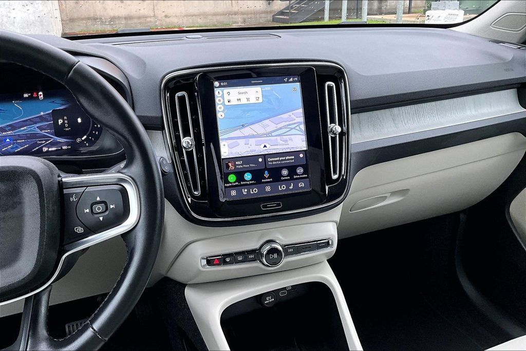 Used 2026 Volvo XC40 B5 Plus AWD/4WD image 8