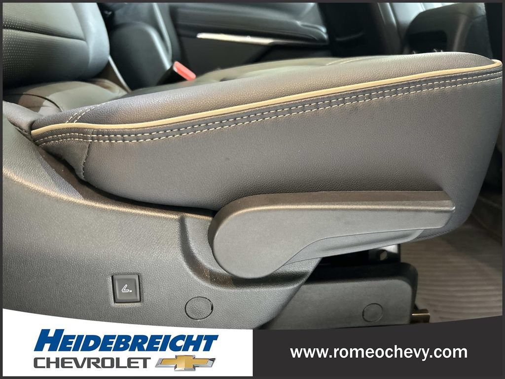 Used 2025 Chevrolet Traverse High Country w/ LPO, Floor Liner Package AWD/4WD image 33