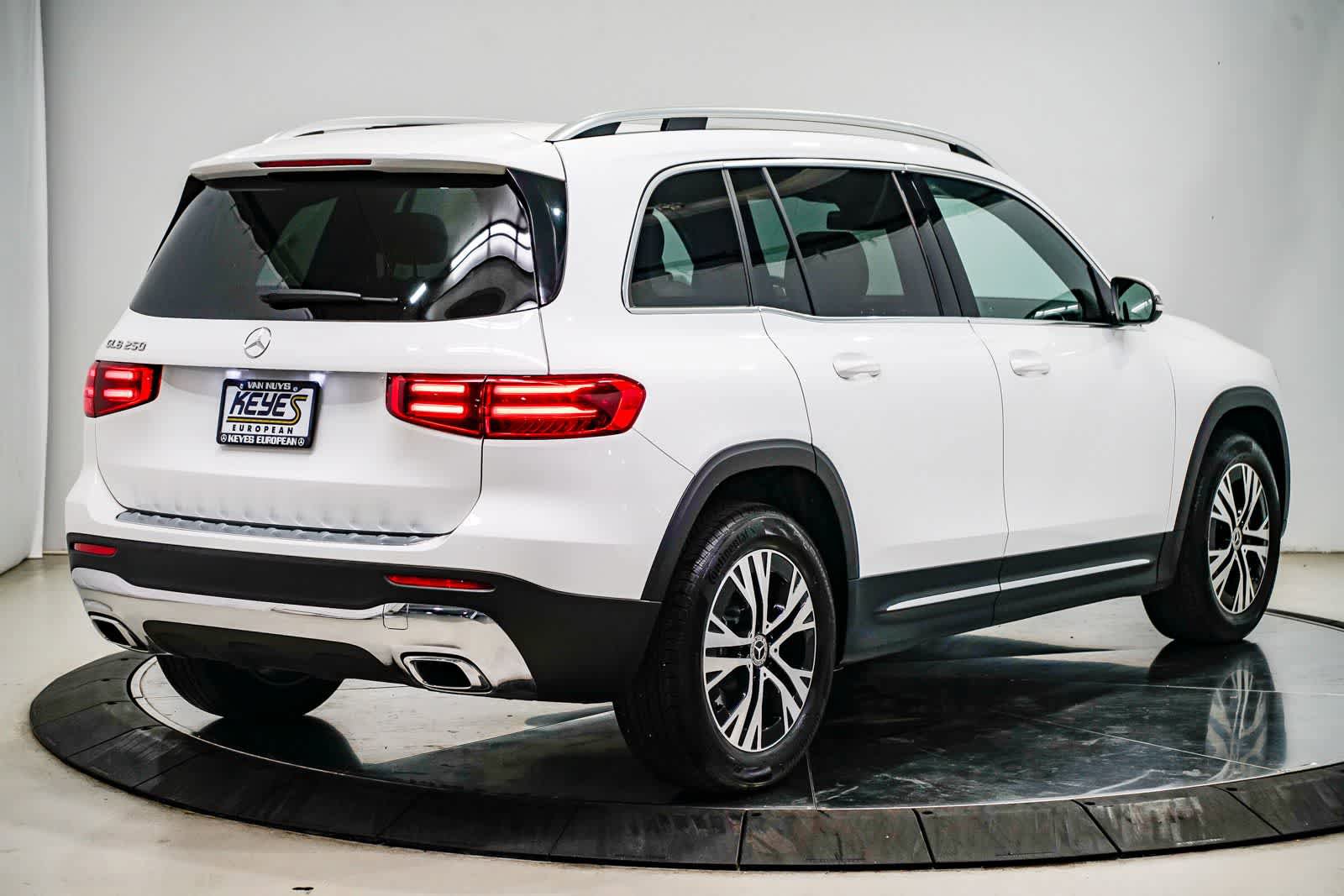 Used 2026 Mercedes-Benz GLB 250 image 4