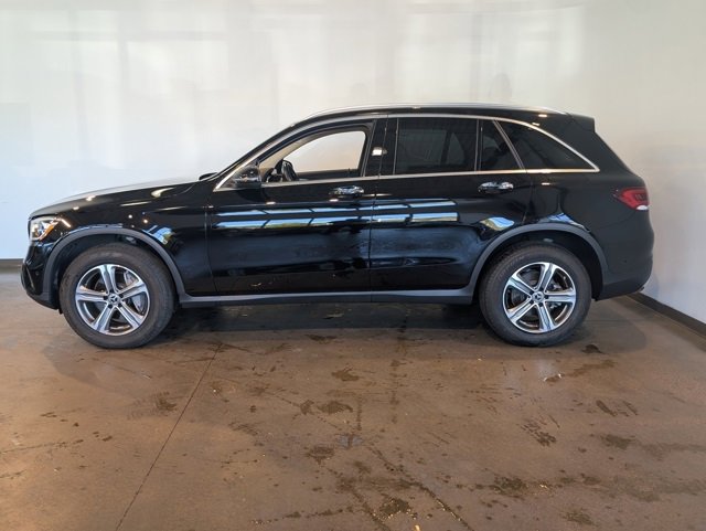 Used 2022 Mercedes-Benz GLC 300 4MATIC image 3