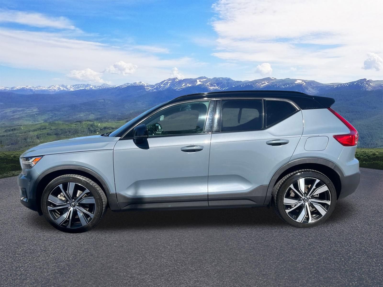 Used 2021 Volvo XC40 P8 Recharge w/ Advanced Package AWD/4WD image 2