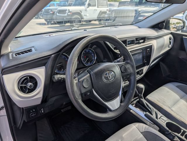 Used 2017 Toyota Corolla LE FWD image 31