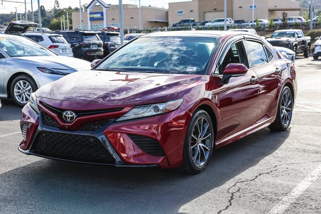 Used 2018 Toyota Camry XSE FWD image 19