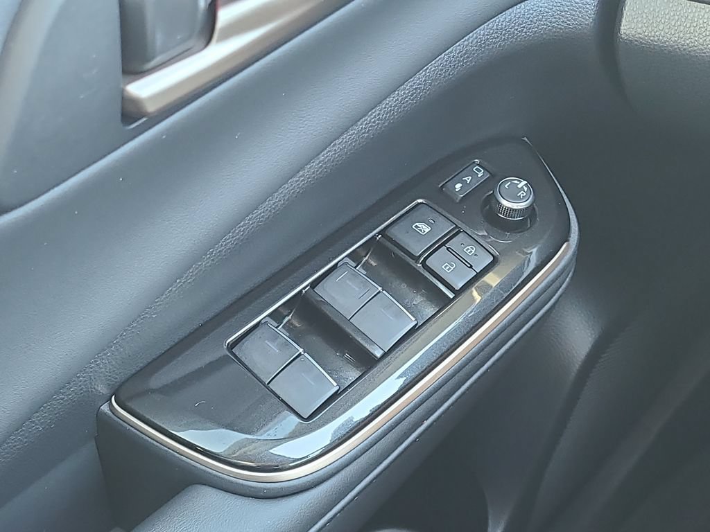 Certified 2025 Toyota Crown Signia AWD/4WD image 19