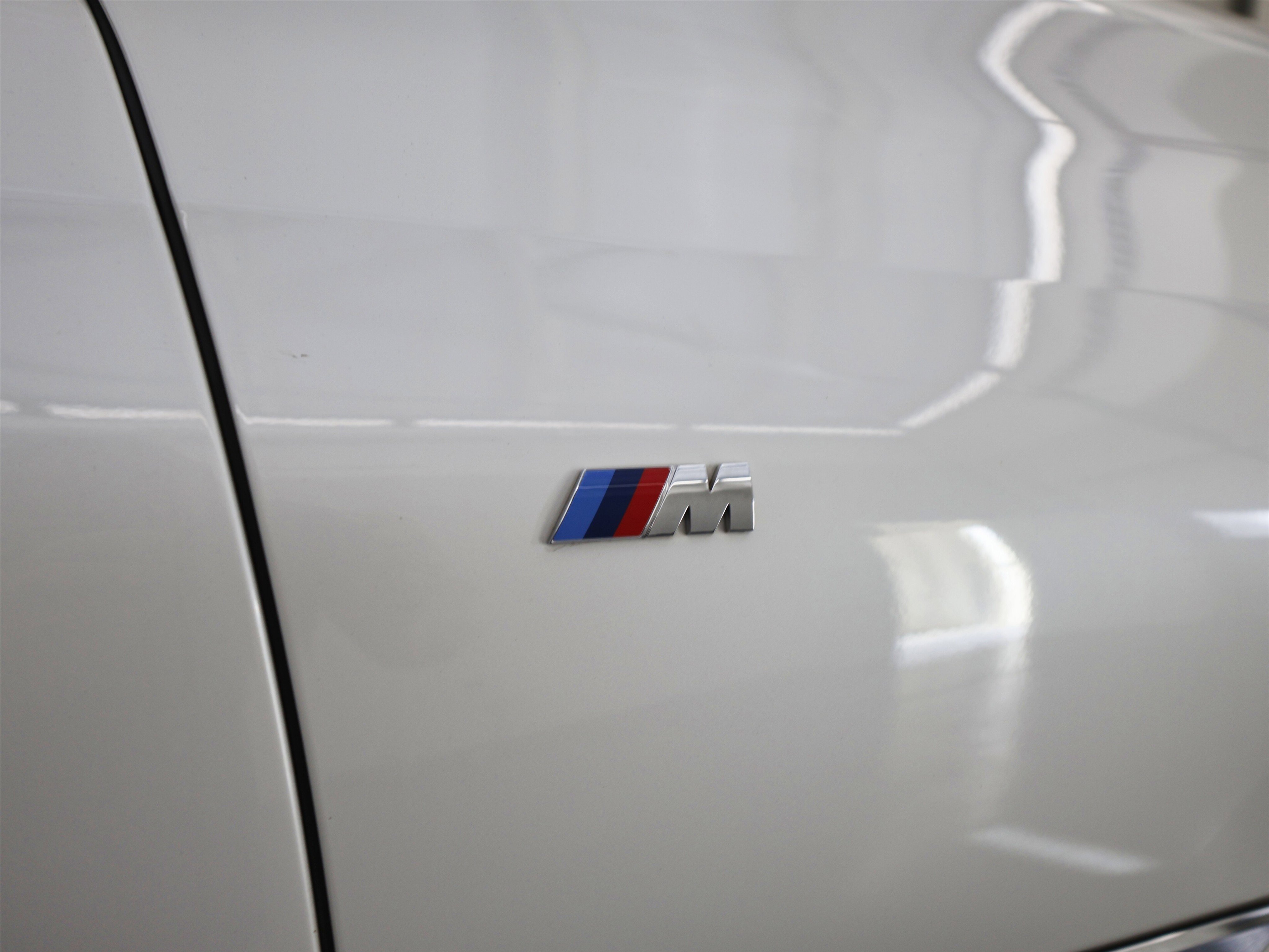 Used 2021 BMW X6 M w/ Executive Package image 17