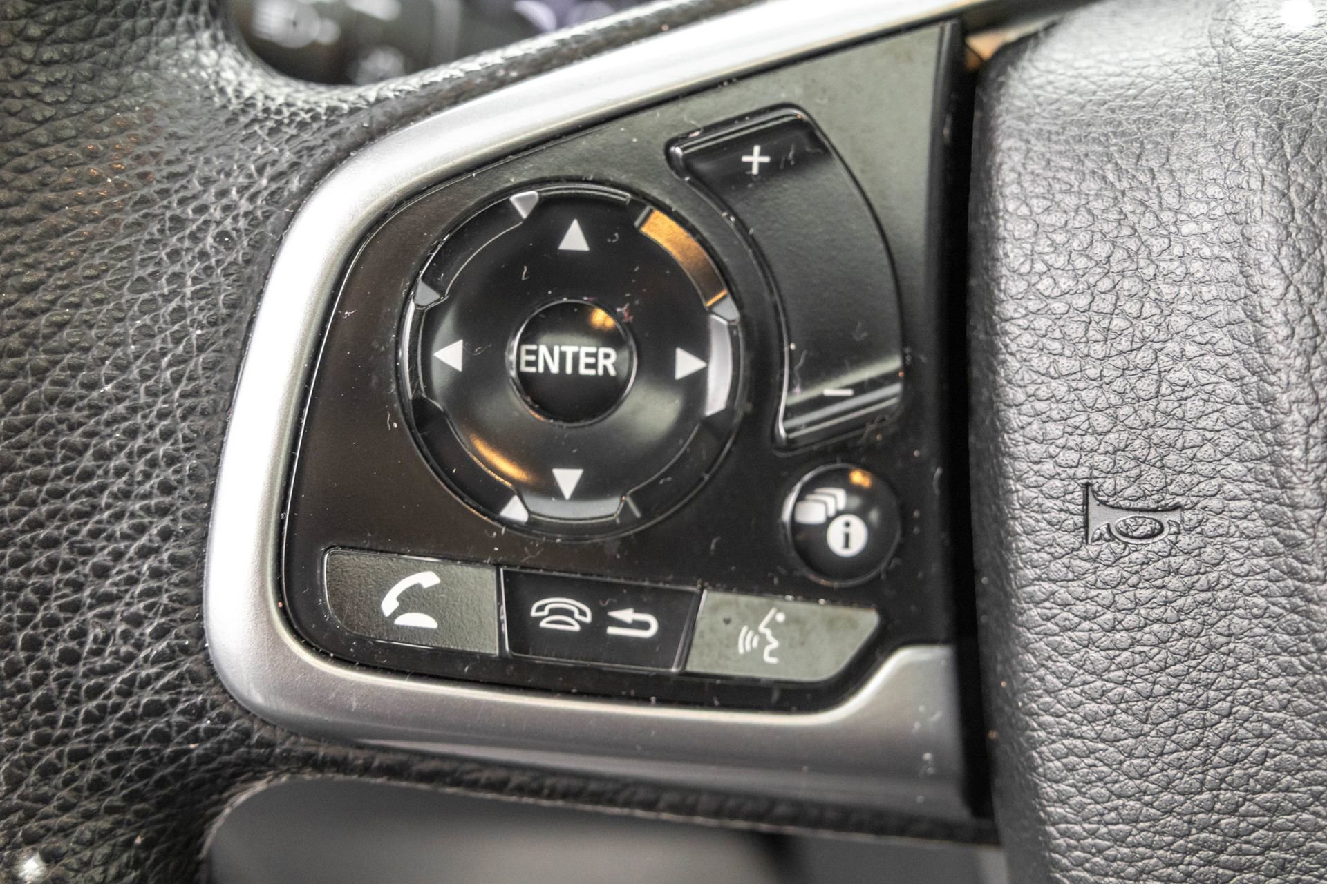 Used 2020 Honda CR-V EX image 18