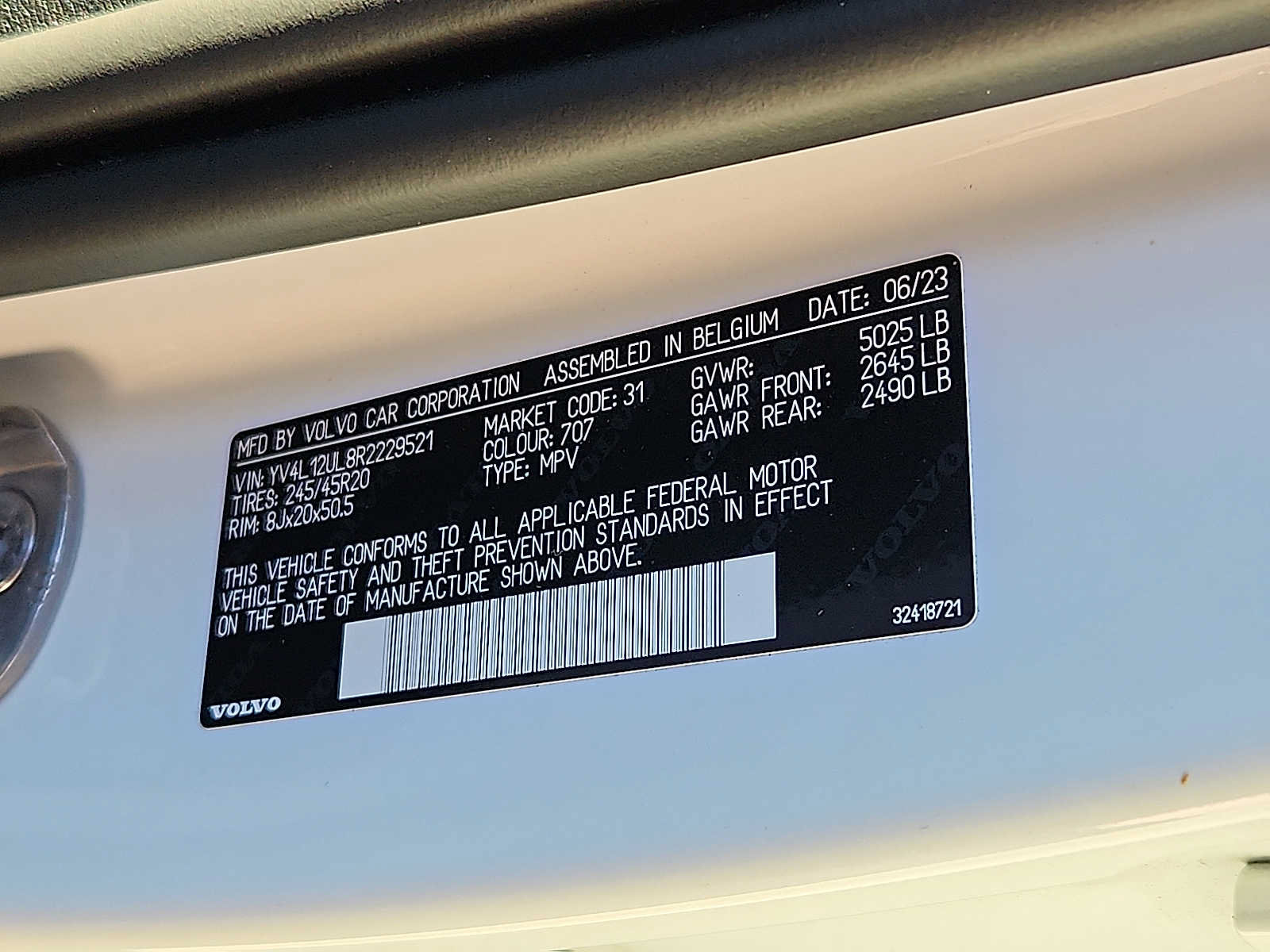 Certified 2024 Volvo XC40 B5 Plus w/ Protection Package Premier AWD/4WD image 25