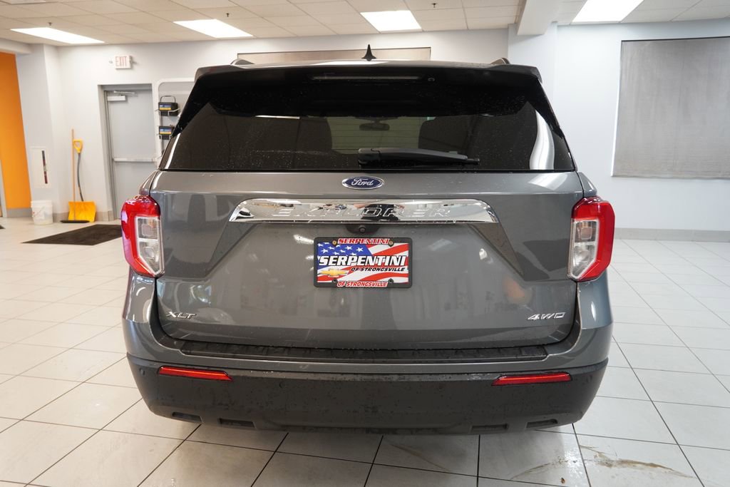 Used 2023 Ford Explorer XLT AWD/4WD image 8