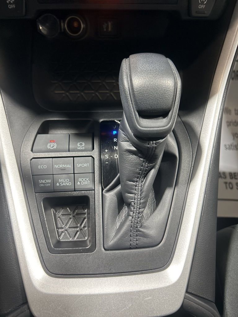 Used 2023 Toyota RAV4 LE image 31