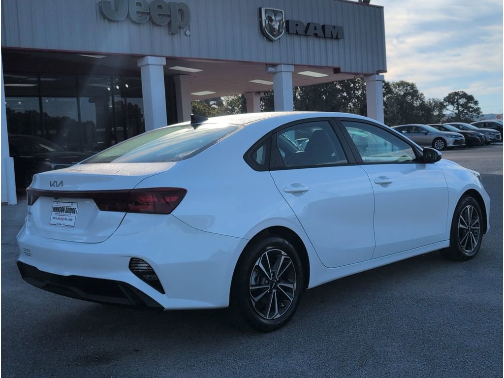 Used 2024 Kia Forte LXS w/ LXS Technology Package image 5